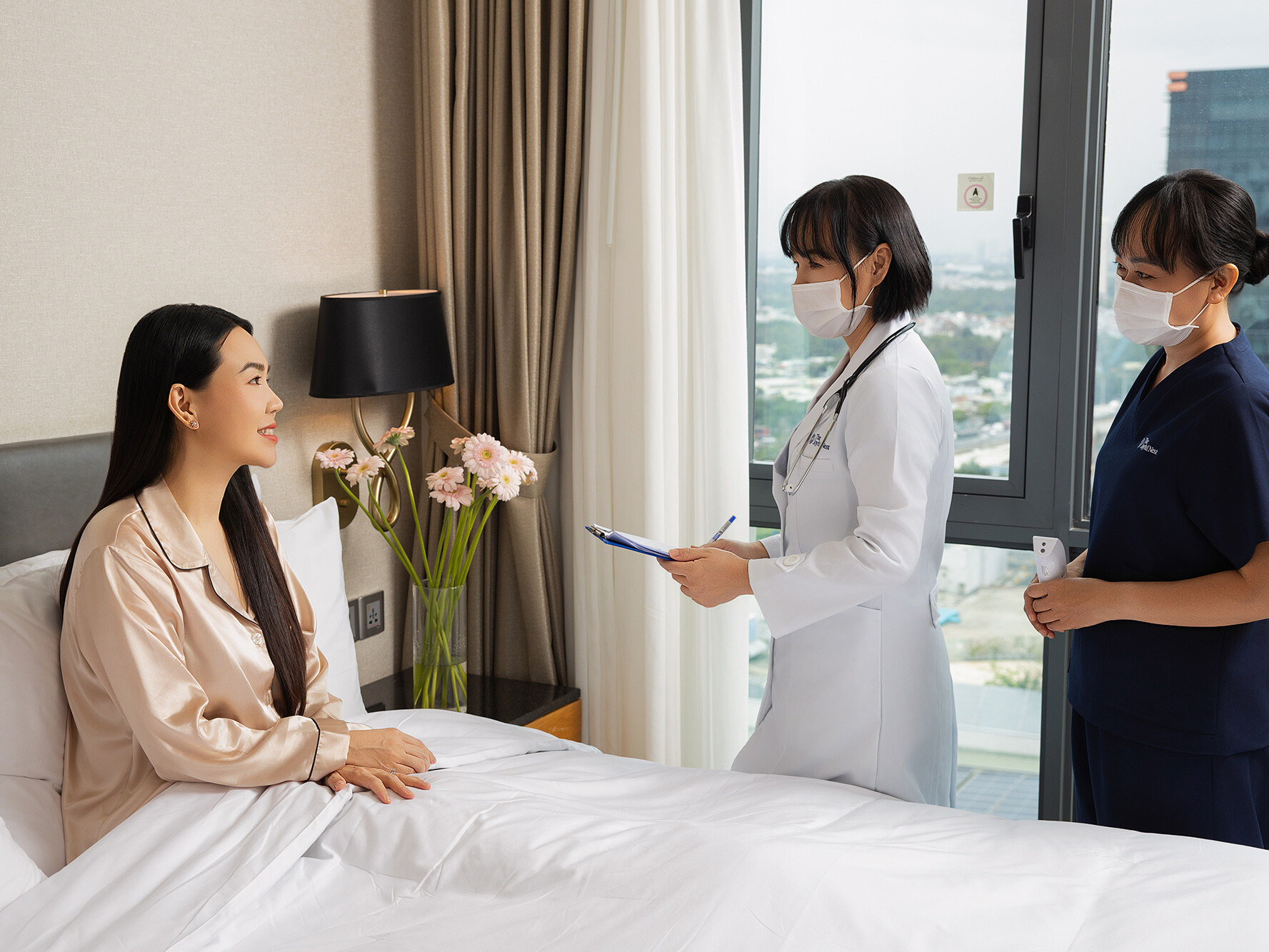 Chăm sóc sau sinh cao cấp: Hiểu đúng về tam cá nguyệt thứ tư và hành trình hồi phục của mẹ