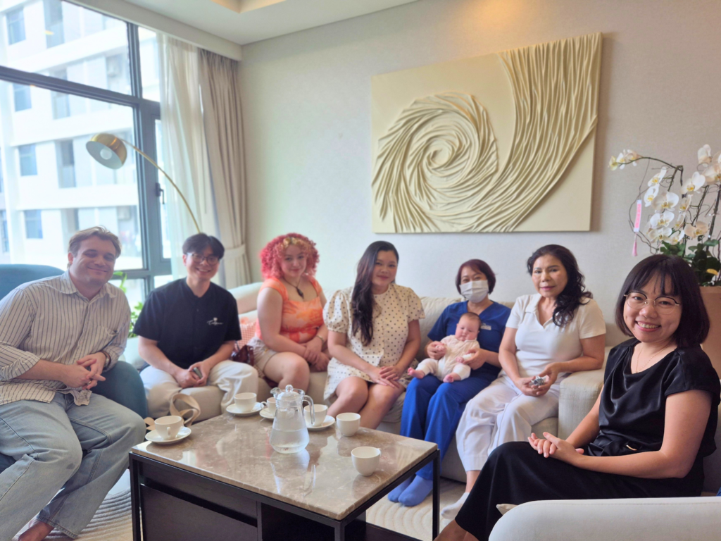 Anna’s family and baby Sushi visited before returning to the UK, sharing a keepsake moment with cour Co-founder Ruby and the care team.